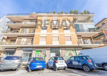 Edificio all\'aperto - Three-room apartment Viale Tito Labieno
122, Roma - photo 2