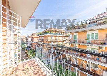 Balcone - Three-room apartment Viale Tito Labieno
122, Roma - photo 34