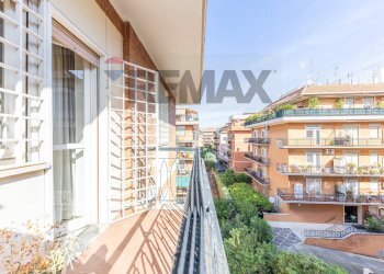 Balcone - Three-room apartment Viale Tito Labieno
122, Roma - photo 35