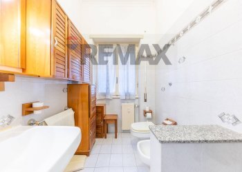 Bagno - Three-room apartment Viale Tito Labieno
122, Roma - photo 40