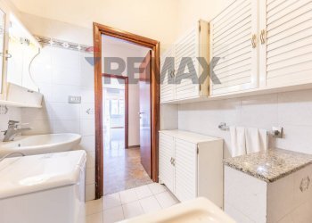 Bagno - Three-room apartment Viale Tito Labieno
122, Roma - photo 46