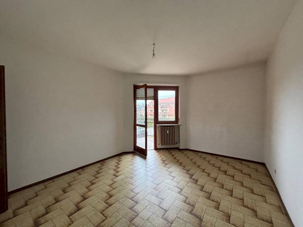 Camera da letto - Two-room apartment via Selene, Carrù - photo 2