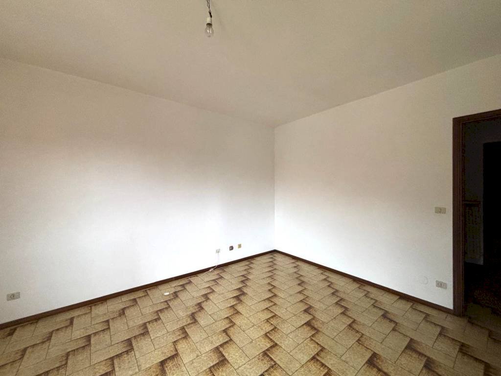 Camera da letto - Two-room apartment via Selene, Carrù - photo 3