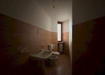 Bagno - Two-room apartment via Selene, Carrù - photo 12
