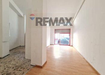 Hall / corridoio - Warehouse Via Alberto Serra
 
52, Cosenza - photo 4