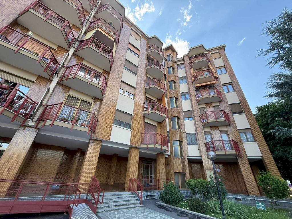 Facciata - Four-room apartment via Giordano Bruno, 12, Moncalieri - photo 1