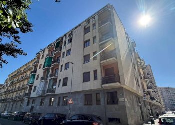 Facciata - Bilocale via Giovanni Poggio, 12, Torino (zona Rebaudengo) - foto 2