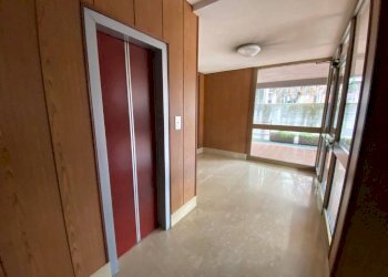 Ascensori - Trilocale via Cogne, 37, Torino (zona Rebaudengo) - foto 4