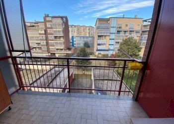 Balcone - Trilocale via Cogne, 37, Torino (zona Rebaudengo) - foto 28