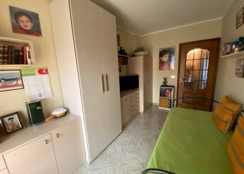 Camera da letto - Trilocale via Cogne, 37, Torino (zona Rebaudengo) - foto 31
