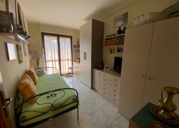 Camera da letto - Trilocale via Cogne, 37, Torino (zona Rebaudengo) - foto 36