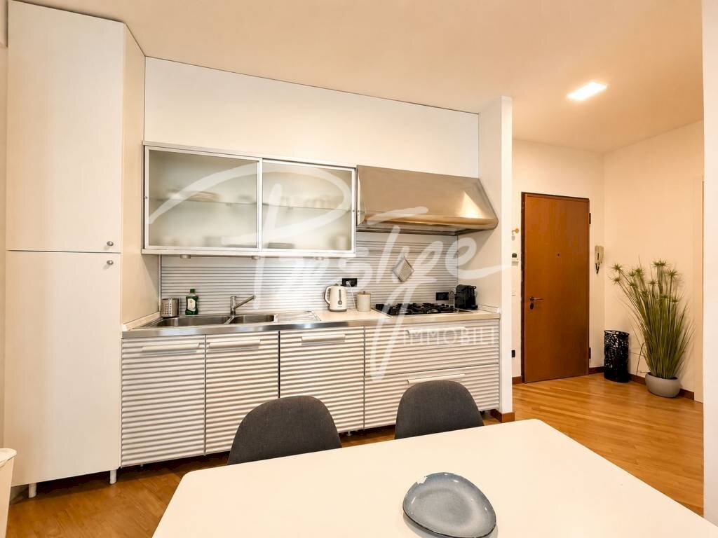 Cucina - Bilocale viale San Bartolomeo, La Spezia - foto 2