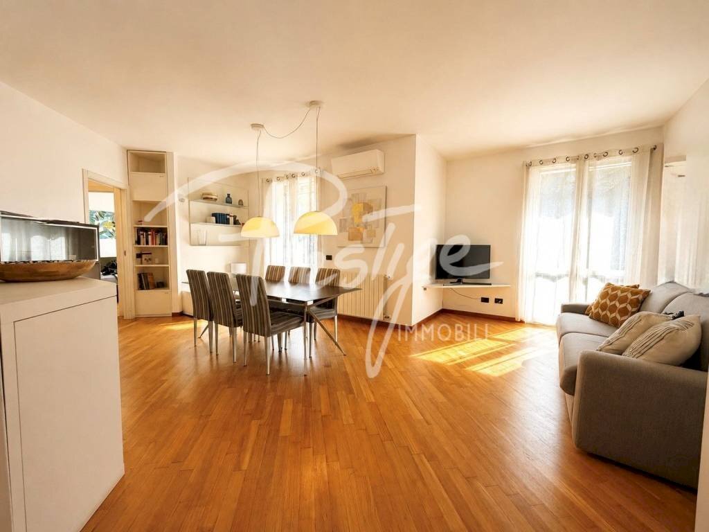 Salone - Appartamento viale San Bartolomeo, La Spezia - foto 1