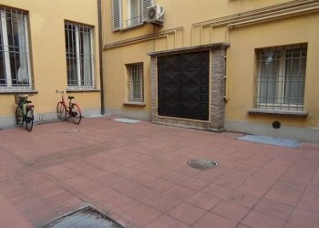 Cortile interno - Appartamento Bologna (zona Centro Storico) - foto 7