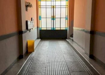 Interno palazzo - Two-room apartment via Bioglio, 17, Torino (neighborhood Barriera Milano) - photo 2