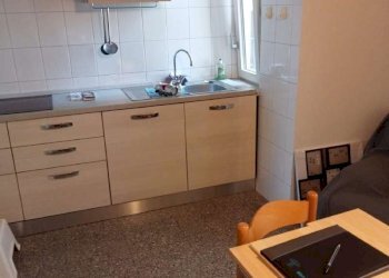 soggiorno con angolo cottura - Terreno non edificabile via Filadelfia, 29, Torino (zona Santa Rita) - foto 8