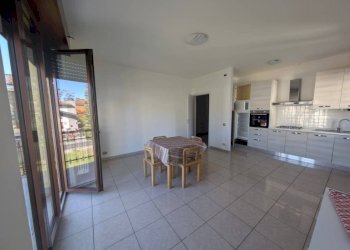 Interno palazzo - Three-room apartment Bergamo (neighborhood Colognola) - photo 1