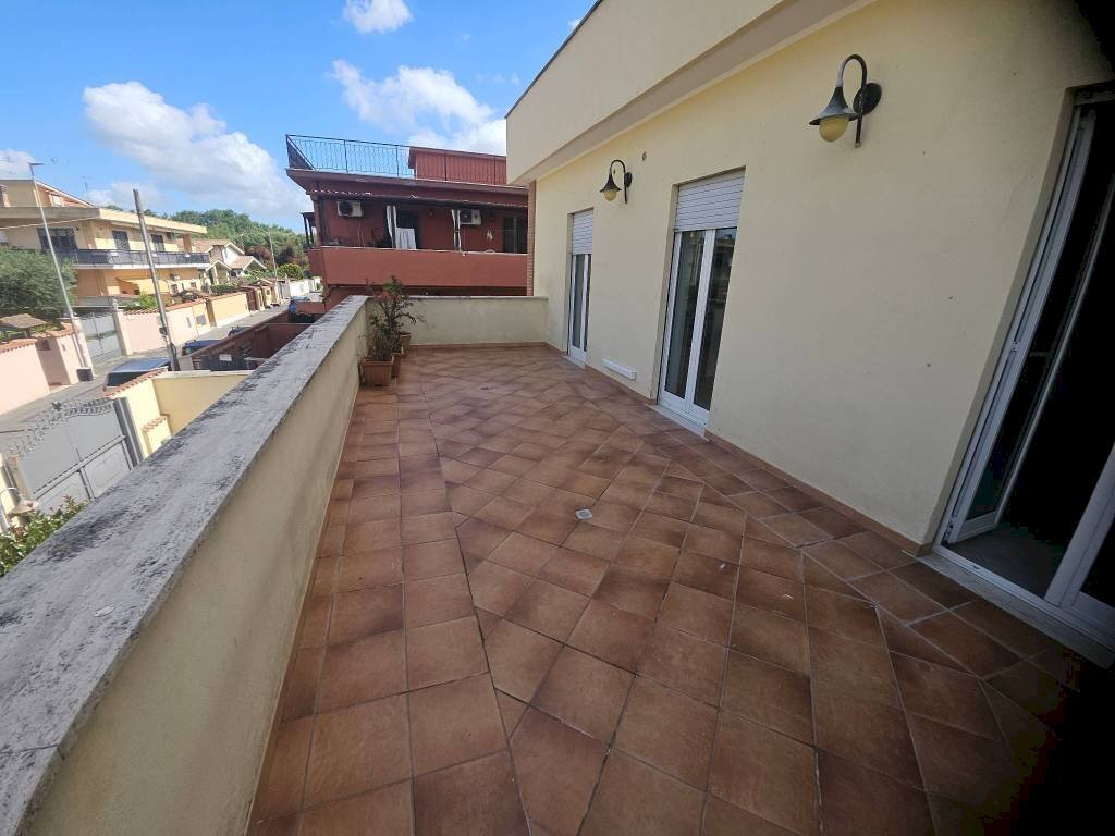 Terrazzo - Two-room apartment via Sangineto, Roma - photo 2