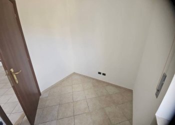 Stanza non arredata - Two-room apartment via Sangineto, Roma - photo 18