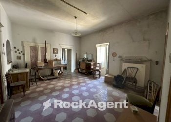 Stanza non arredata - Trilocale corso Vittorio Emanuele, 115, Poggiofiorito - foto 1