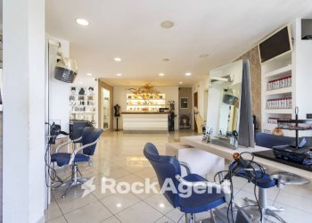 Interno non residenziale - Negozio viale dei Bizantini, 75, Catanzaro - foto 1