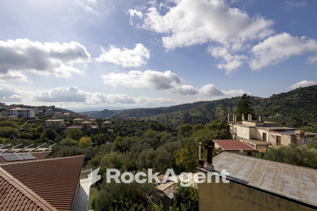 Vista - Villa viale Vincenzo Gattoleo, 127, Catanzaro - foto 2