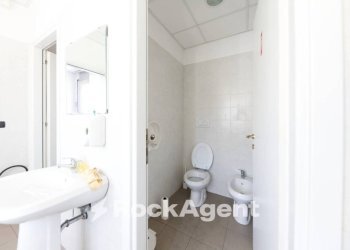 Bagno - Office via Francesco Rolla, 13, Genova (neighborhood Sampierdarena) - photo 29