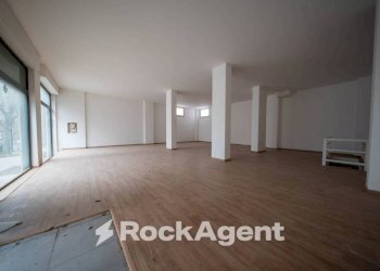 Interno non residenziale - Negozio via Giovanni Amendola, 53, Sassari - foto 1