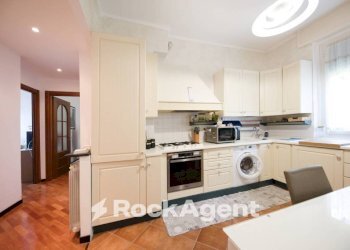 Cucina - Three-room apartment via Nicolò Copernico, 15, Genova (neighborhood San Martino) - photo 3