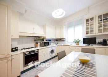 Cucina - Three-room apartment via Nicolò Copernico, 15, Genova (neighborhood San Martino) - photo 4