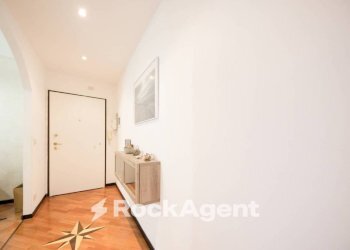 Corridoio - Three-room apartment via Nicolò Copernico, 15, Genova (neighborhood San Martino) - photo 10