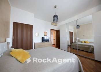 Camera da letto - Three-room apartment via Nicolò Copernico, 15, Genova (neighborhood San Martino) - photo 16