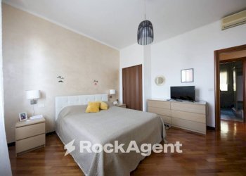 Camera da letto - Three-room apartment via Nicolò Copernico, 15, Genova (neighborhood San Martino) - photo 17