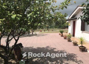 Giardino - Villa via Borgomanero, 36, Roma - foto 17