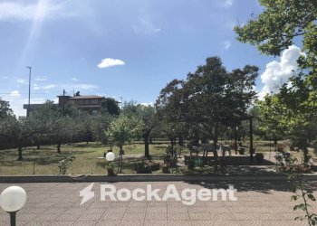 Giardino - Villa via Borgomanero, 36, Roma - foto 18