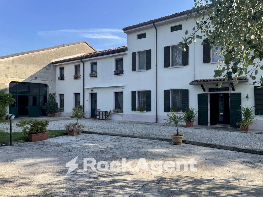 Facciata - Villa via Gabbiana, 6, Castellucchio - foto 1