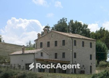 Facciata - Rustic Frazione Costa, 123, Arcevia - photo 1