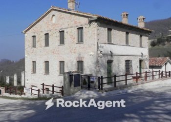 Facciata - Rustic Frazione Costa, 123, Arcevia - photo 4