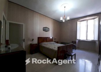 Camera da letto - Trilocale via Roma, 35, Acquapendente - foto 13