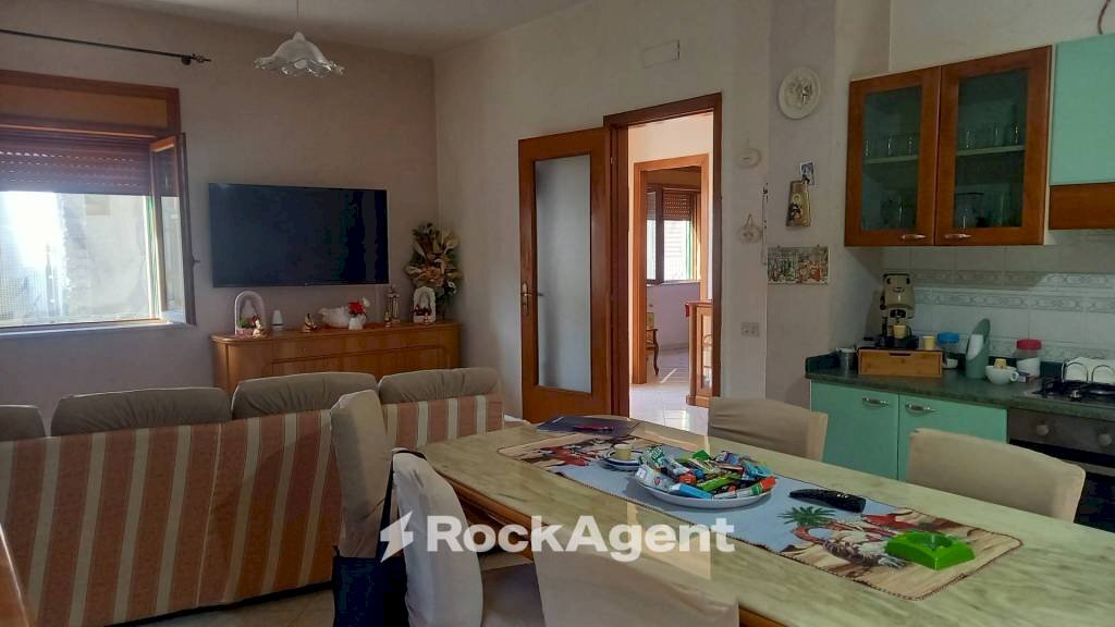 Cucina - Trilocale via Masseria Spagnuolo, 11, Sarno - foto 1