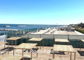 Terrazzo - Attività Commerciale via Nettuno, 35, Chioggia - foto 25