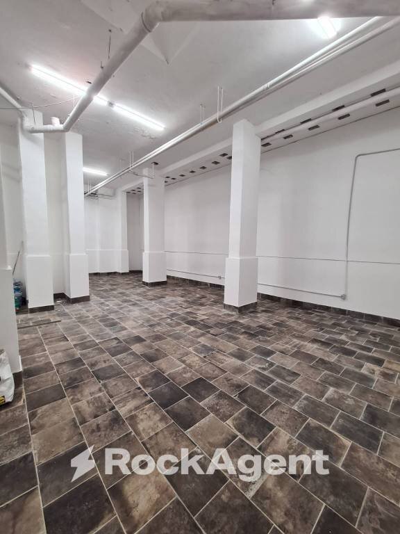 Interno non residenziale - Warehouse via Barriera del Bosco, 20, Sant'Agata Li Battiati - photo 1