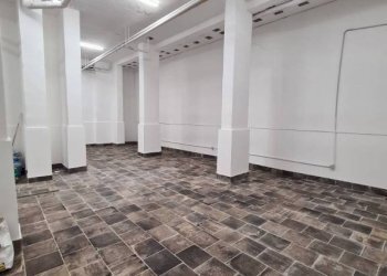 Interno non residenziale - Warehouse via Barriera del Bosco, 20, Sant'Agata Li Battiati - photo 1