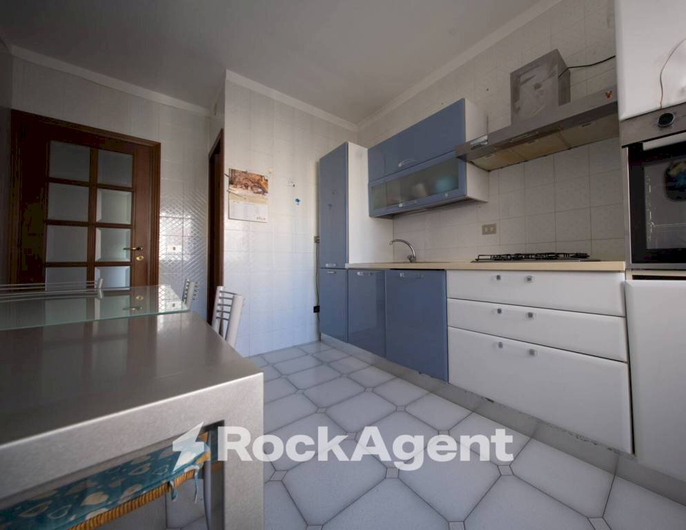 Cucina - Four-room apartment via Budapest, 10, Sassari - photo 2