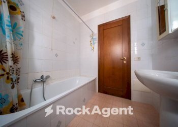 Bagno - Four-room apartment via Budapest, 10, Sassari - photo 16