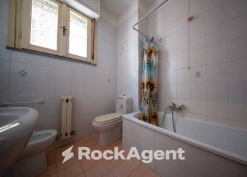 Bagno - Four-room apartment via Budapest, 10, Sassari - photo 19