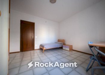 Camera da letto - Four-room apartment via Budapest, 10, Sassari - photo 11