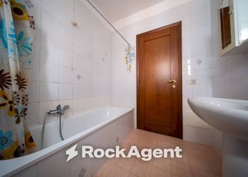 Bagno - Four-room apartment via Budapest, 10, Sassari - photo 16