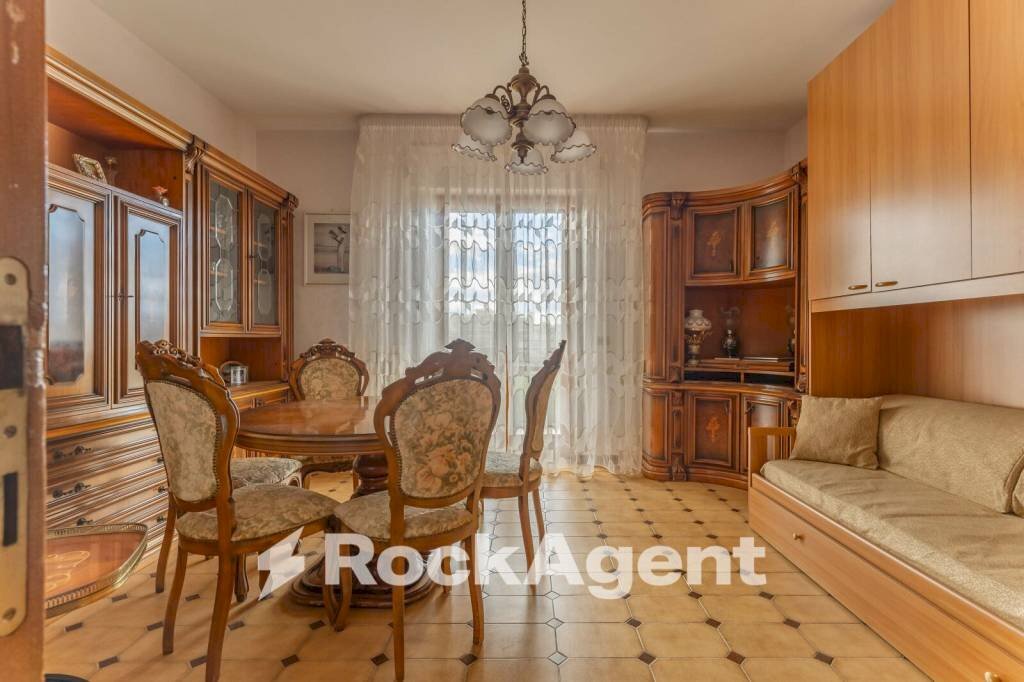 Salone - Three-room apartment vico II le Mattine, Bitonto - photo 2
