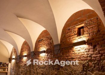 Interno palazzo - Restaurant piazza Francesco Carrara, 16, Pisa (neighborhood Santa Maria) - photo 7